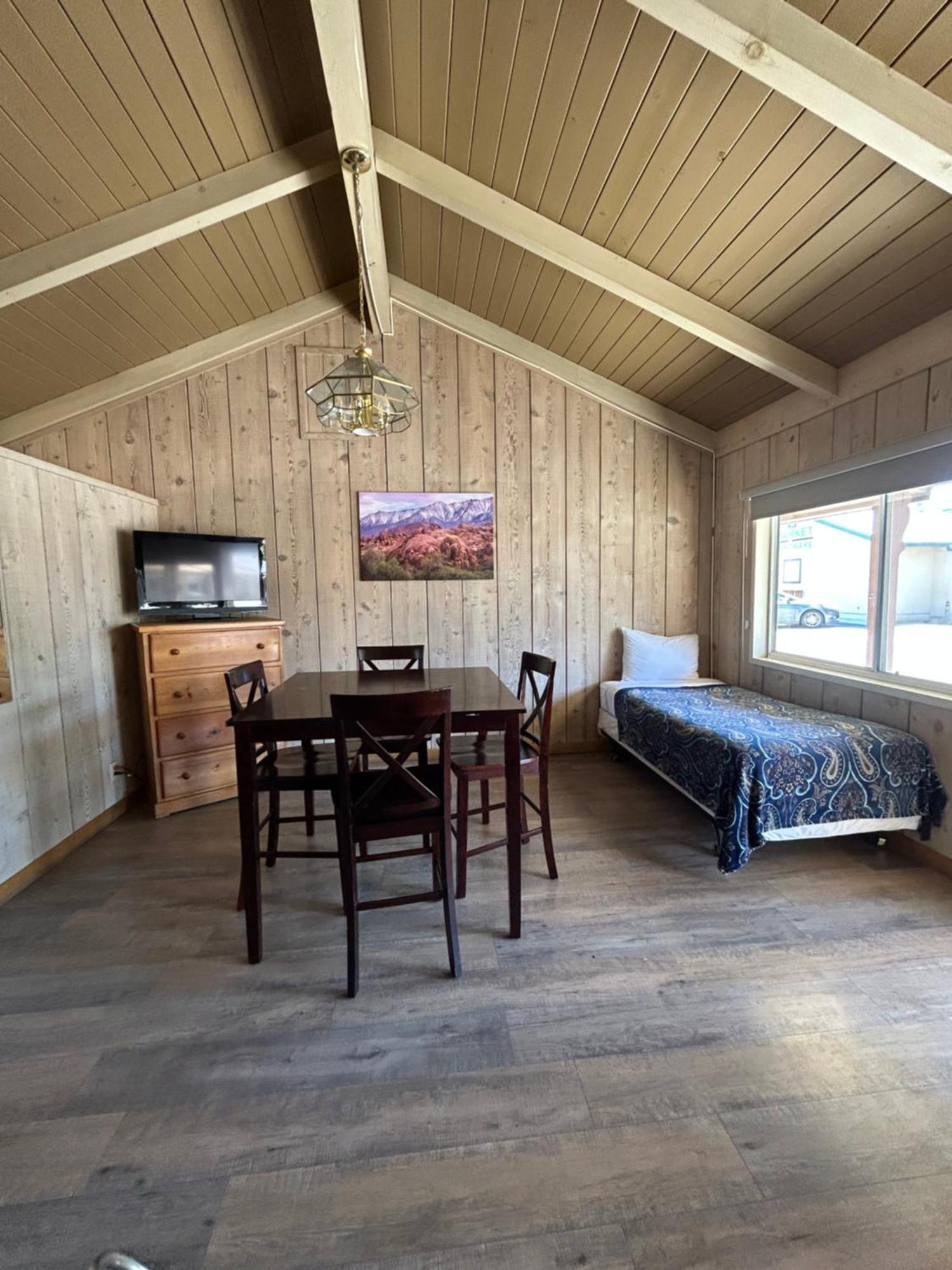 Bristlecone Motel Big Pine Exterior foto